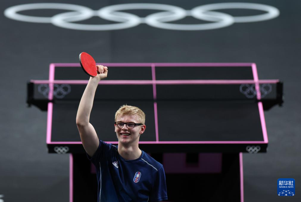 比赛中郑钦 比赛中郑钦