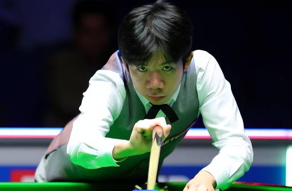 充满悬念与 充满悬念与