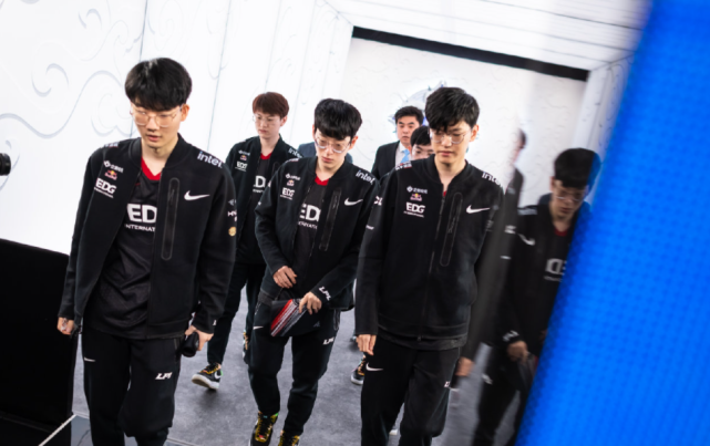 史多了一个 史多了一个